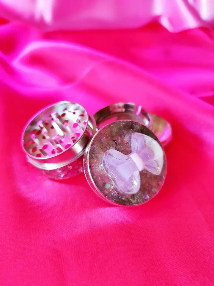 Iridescent Glitter Bow Herb Grinder