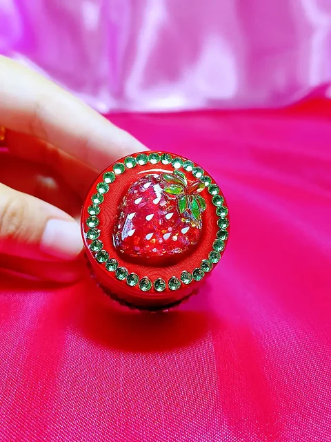 Red Sparkle Strawberry Rhinestone Grinder
