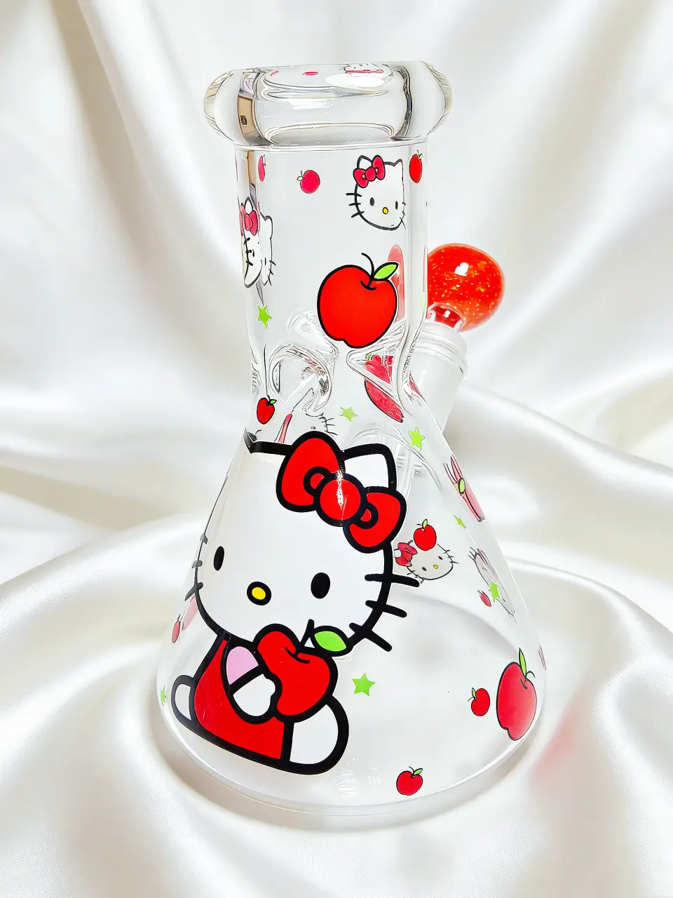 Hello Kitty Apple-Themed Beaker Glass Bong | Classic Sweetheart