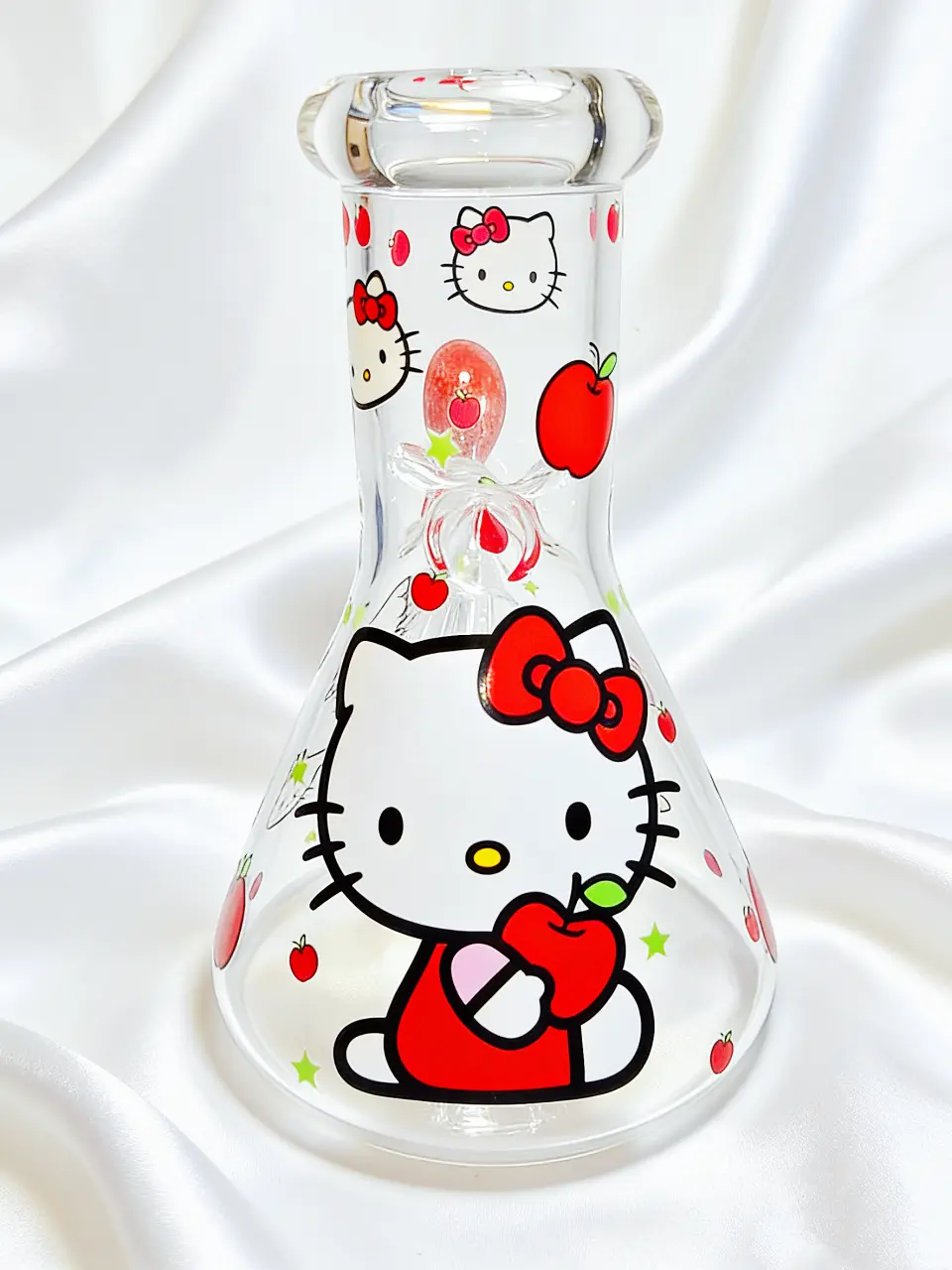 Hello Kitty Apple-Themed Beaker Glass Bong | Classic Sweetheart