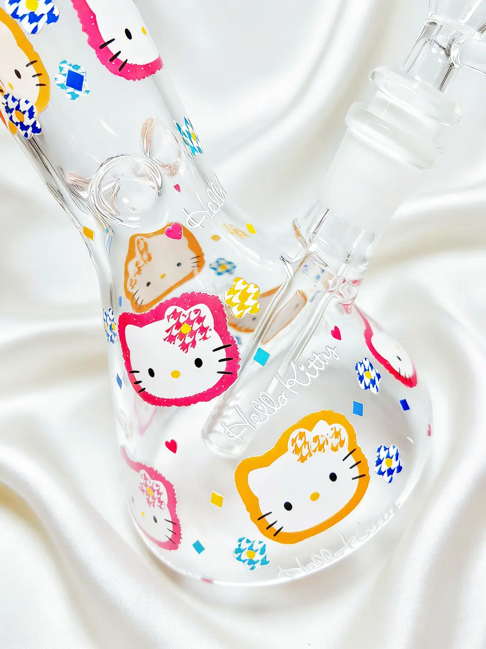 Hello Kitty Classic Floral Pop Art Beaker Glass Bong | Vintage Glow