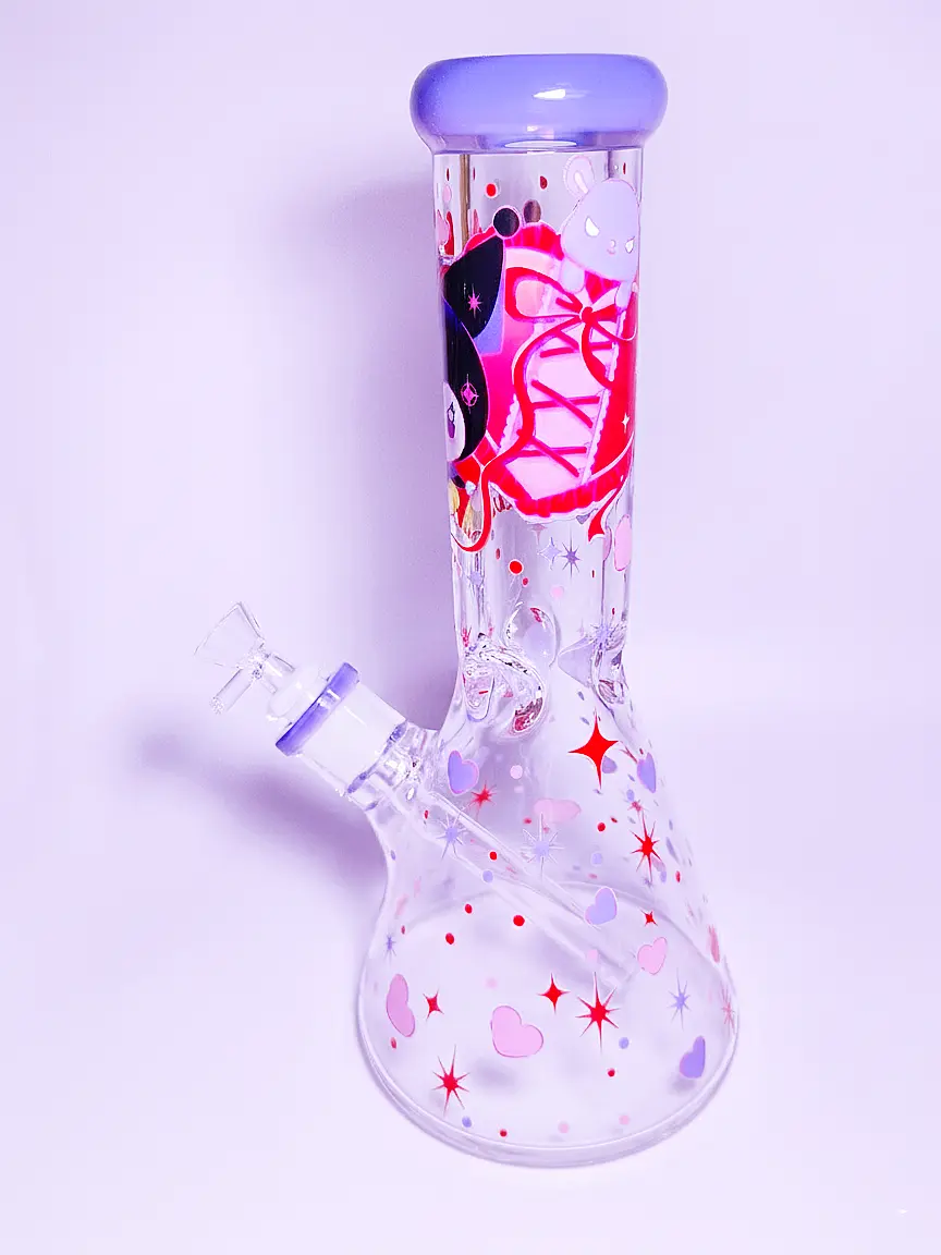 Kuromi Dark Sweetheart Beaker: Cute yet edgy glass bubbler with hearts, stars & purple accents. Perfect for fans of kawaii-rebel style!