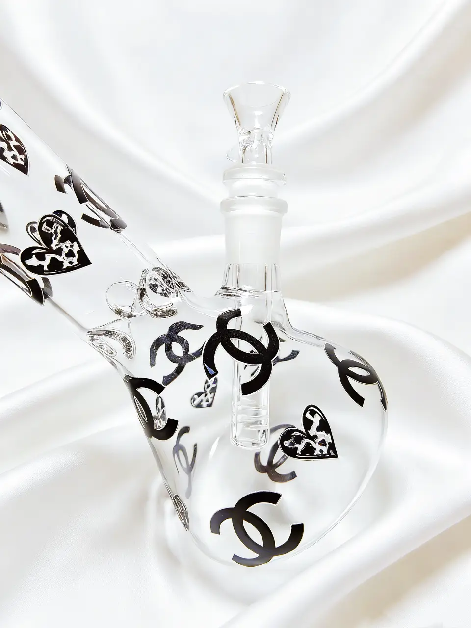 Luxury Chanel-Inspired Beaker Glass Bong | Chic Noir