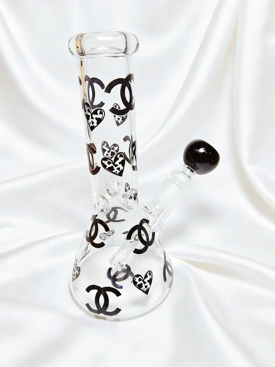 Luxury Chanel-Inspired Beaker Glass Bong | Chic Noir