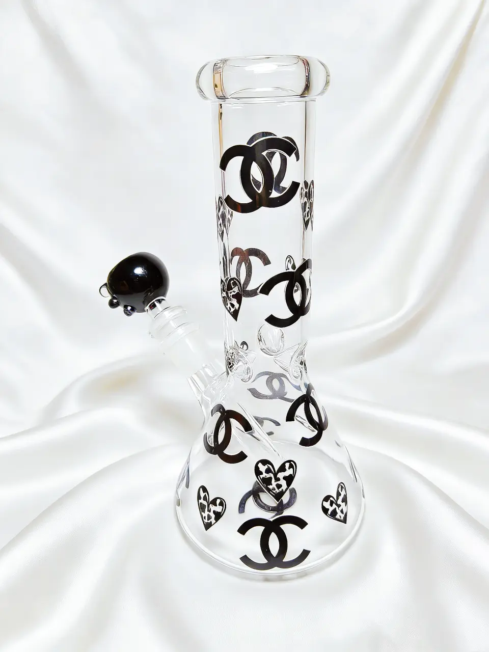 Luxury Chanel-Inspired Beaker Glass Bong | Chic Noir