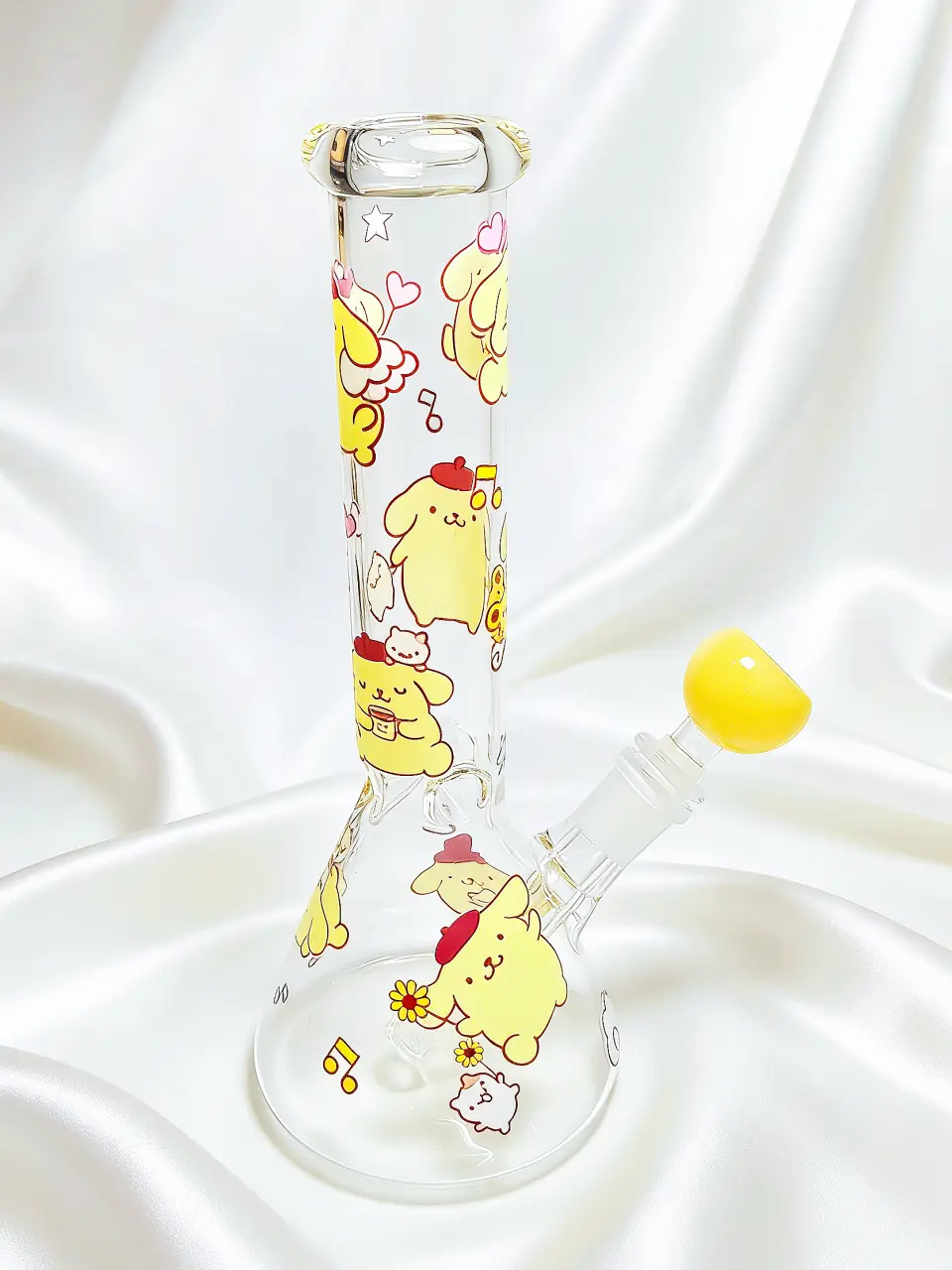 Cute and uplifting Pompompurin beaker with warm pudding-yellow details and adorable character prints—perfect for Sanrio fans, collectors, or gift giving.