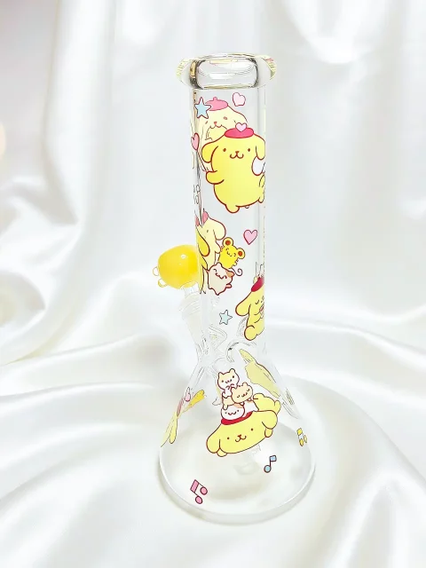 Cute and uplifting Pompompurin beaker with warm pudding-yellow details and adorable character prints—perfect for Sanrio fans, collectors, or gift giving. Cute and uplifting Pompompurin beaker with warm pudding-yellow details and adorable character prints—perfect for Sanrio fans, collectors, or gift giving.
