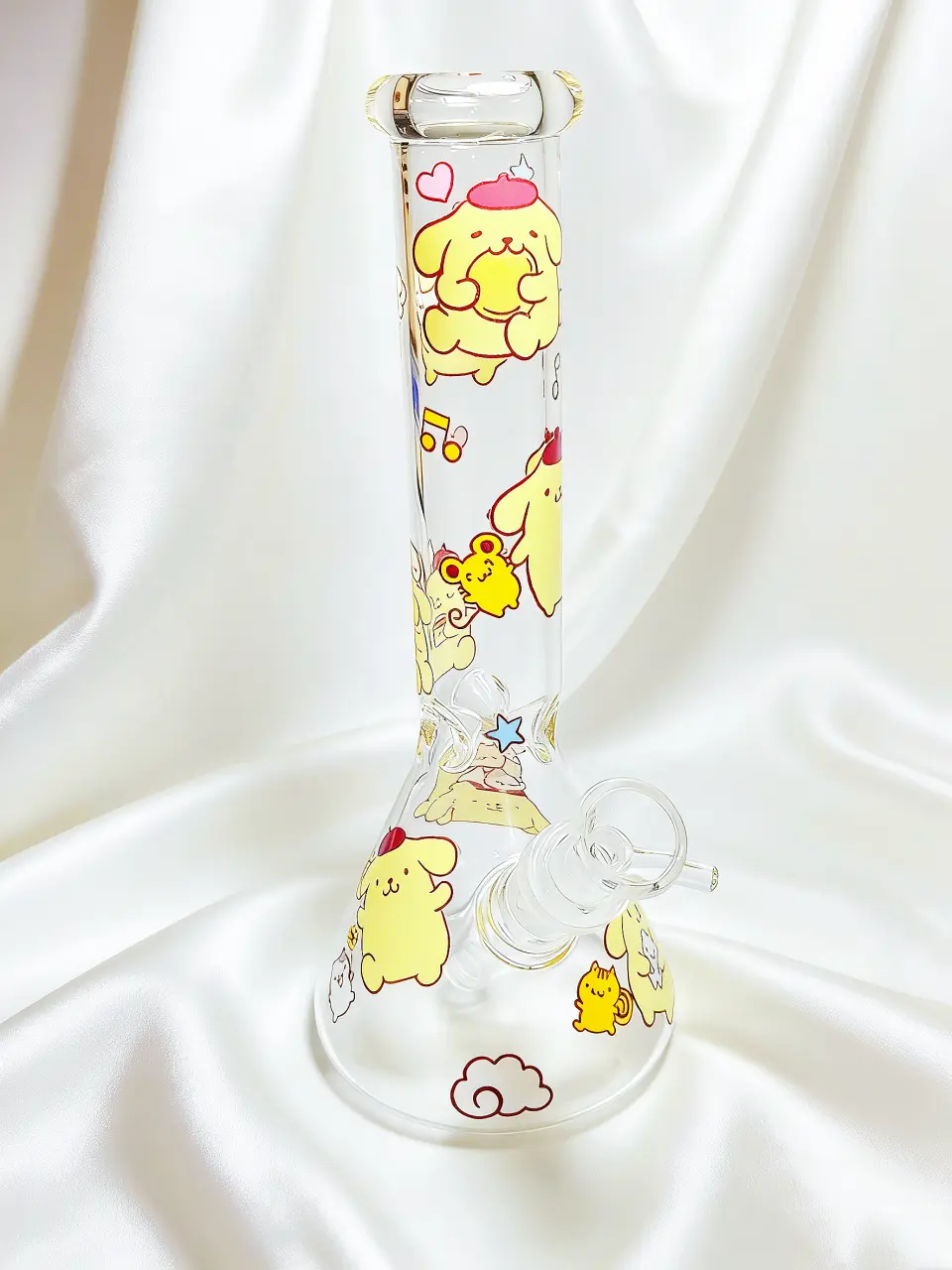 Cute and uplifting Pompompurin beaker with warm pudding-yellow details and adorable character prints—perfect for Sanrio fans, collectors, or gift giving.