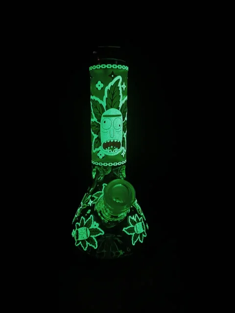 Rick & Morty Multiverse Madness Glow-in-the-Dark Beaker Glass Bong-glow Rick Leaf Glow Beaker Glass Bong Cosmic Chaos2