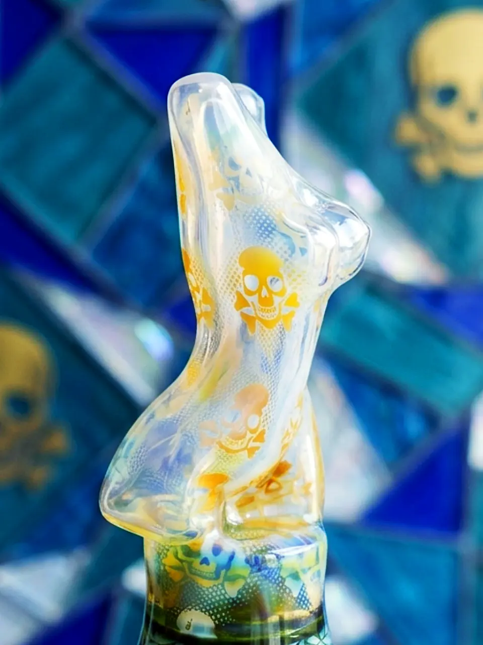 Venus Torso Gradient Beaker Glass Bong Earth Goddess
