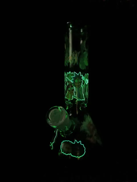 rick-and-morty-all-star-collage-beaker-glass-bong-3 rick-and-morty-all-star-collage-beaker-glass-bong