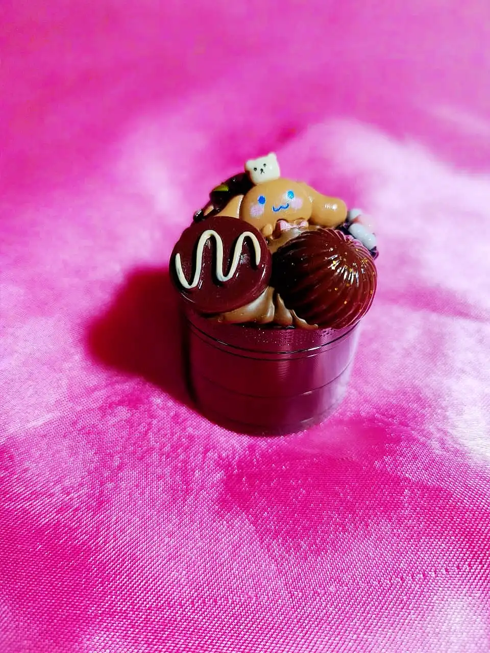 🍫 Chocolate Cinnamoroll Mini Grinder | Sweet Dessert Charm with Cozy Vibes