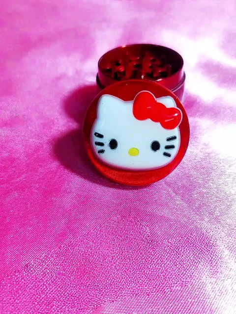 ❤️ Classic Red Hello Kitty Mini Grinder | Timeless Charm with Iconic Style