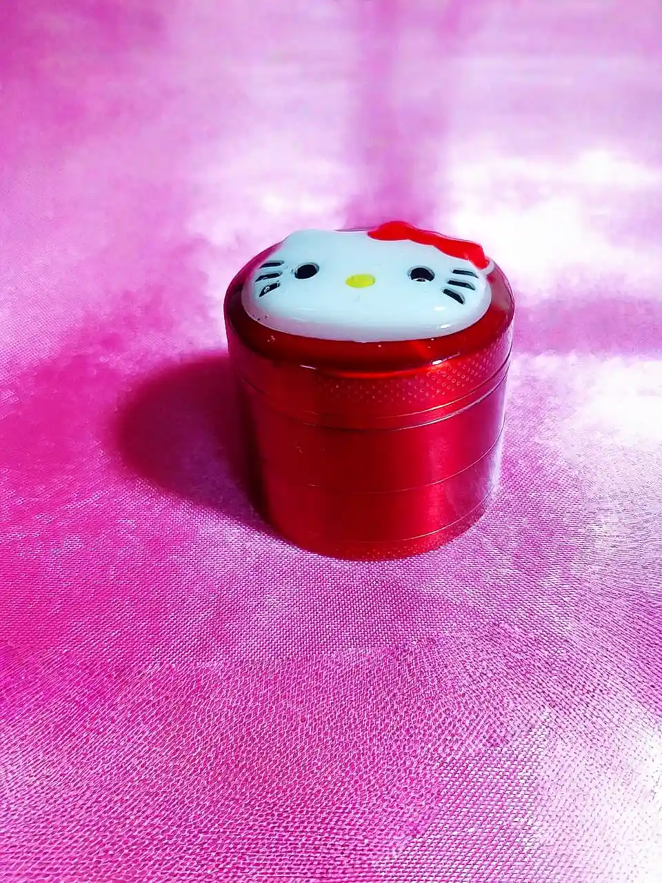 ❤️ Classic Red Hello Kitty Mini Grinder | Timeless Charm with Iconic Style