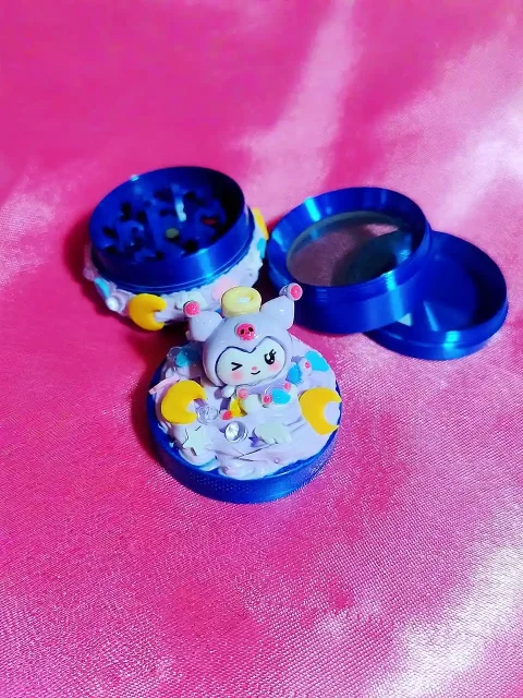 💜 Kuromi Dream Mini Grinder | Midnight Blue with Dark Sweet Charm 💜 Kuromi Dream Mini Grinder | Midnight Blue with Dark Sweet Charm