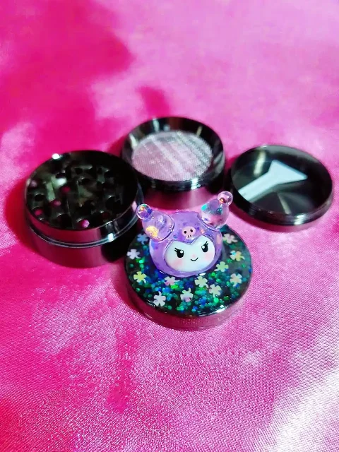 🍀 Lucky Kuromi Mini Grinder | Glitter Charm with Holographic Clover Magic 🍀 Lucky Kuromi Mini Grinder | Glitter Charm with Holographic Clover Magic